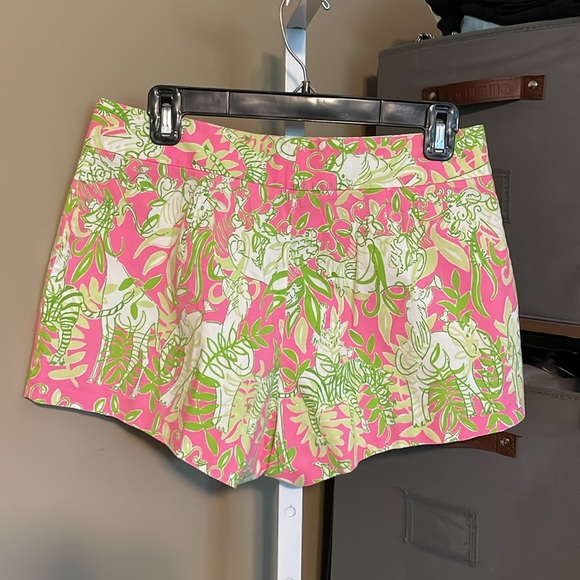 45 Lilly Pulitzer Safari Print Cotton 2.5” Shorts Sz 10 T004 - Picture 2 of 4